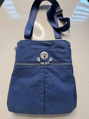 Baggallini Pocket Crossbody/Messenger Travel Bag